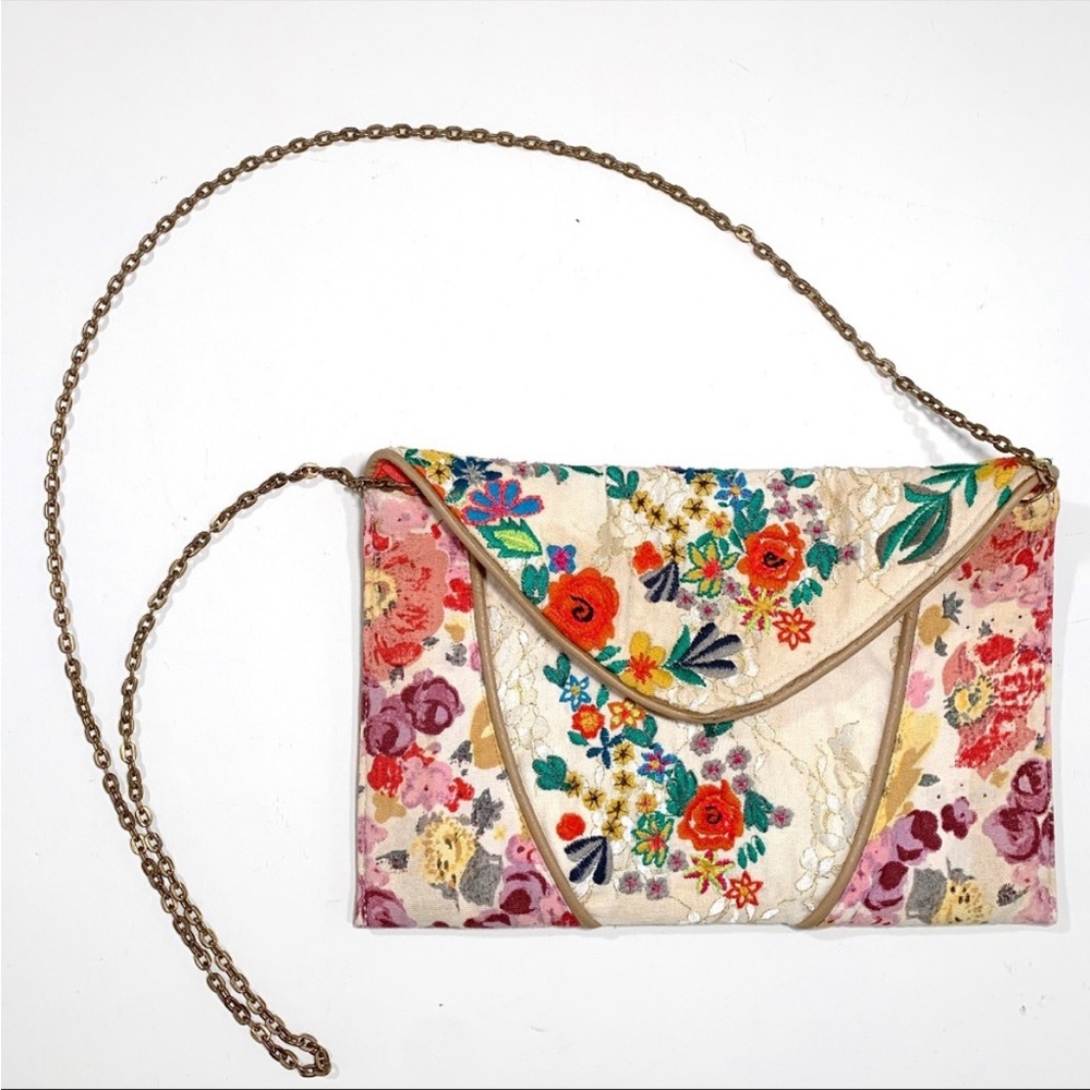 UO Embroidered Floral Crossbody Clutch | Kimchi Blue